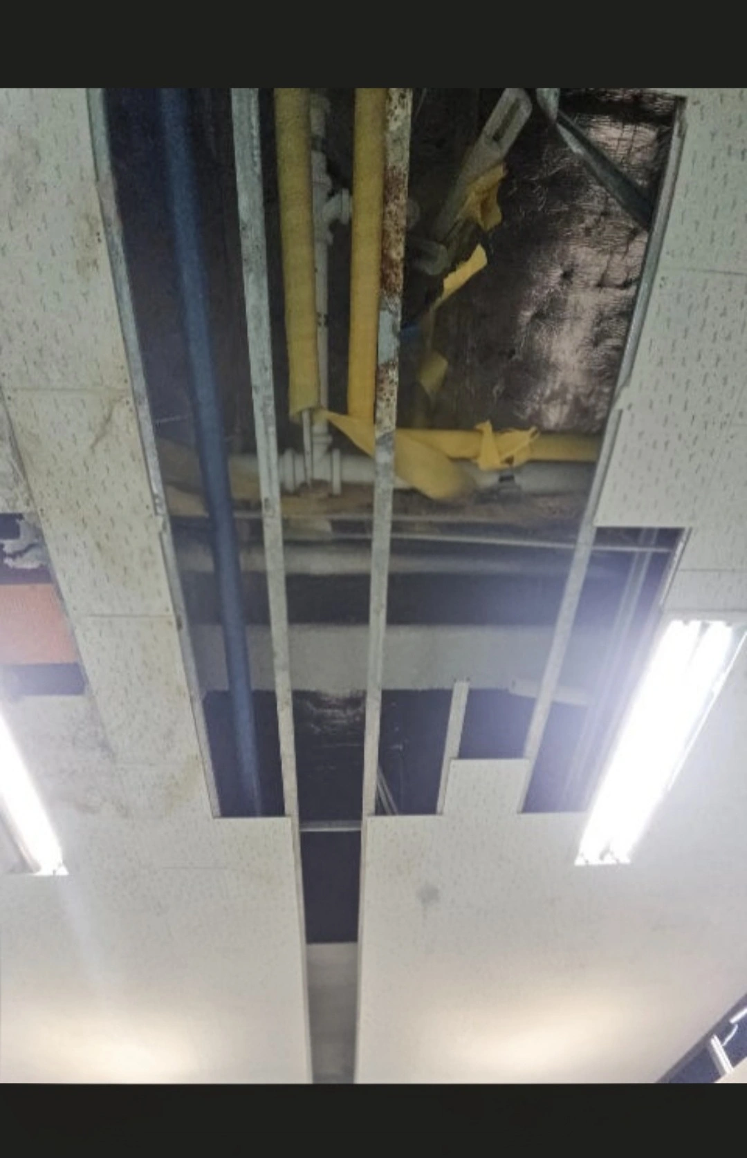 상가입구 차수판교체 시공 전